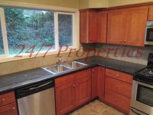 12231 SW Orchard Hill Rd - Photo 2 of 15