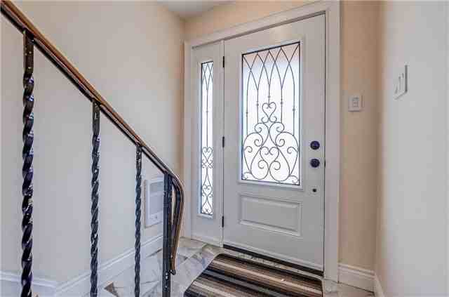 214-132 Humbercrest Blvd - Photo 3 of 17