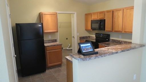 824 Eric Cir - Photo 3 of 4