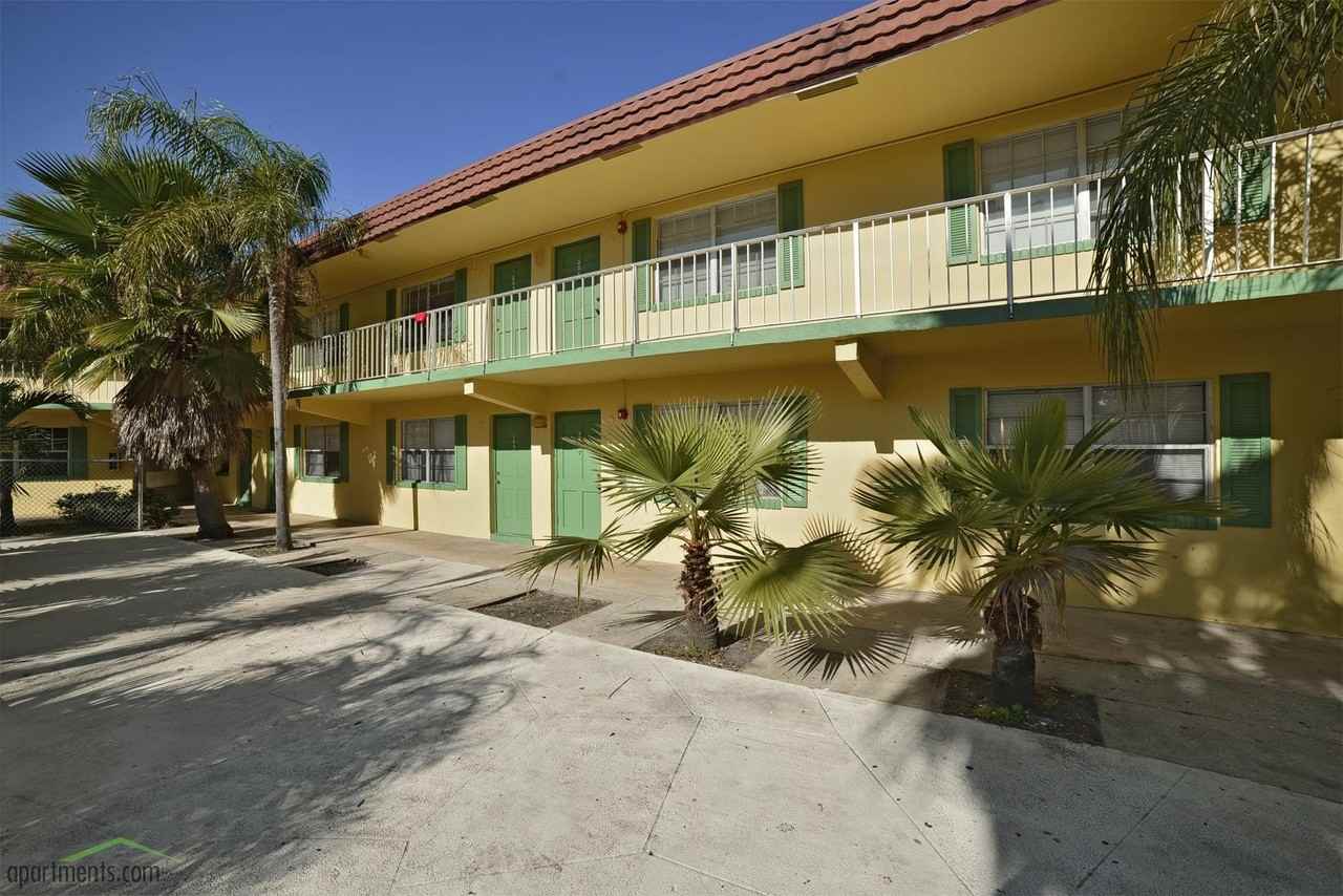 Fairview Apartments - Photo 3 of 9