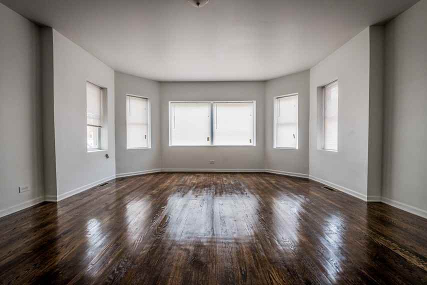 7823 S Euclid Apartments - Photo 3 of 8