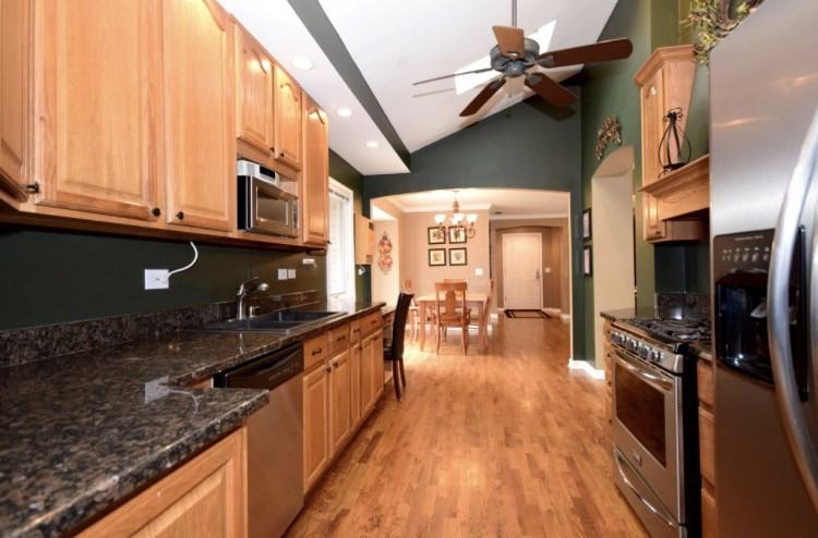 831 Ela Rd - Photo 3 of 11