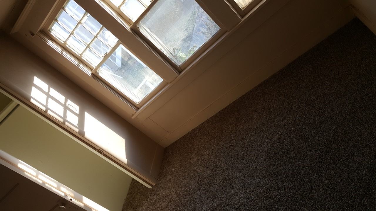 901-999 E Maple St - Photo 3 of 9