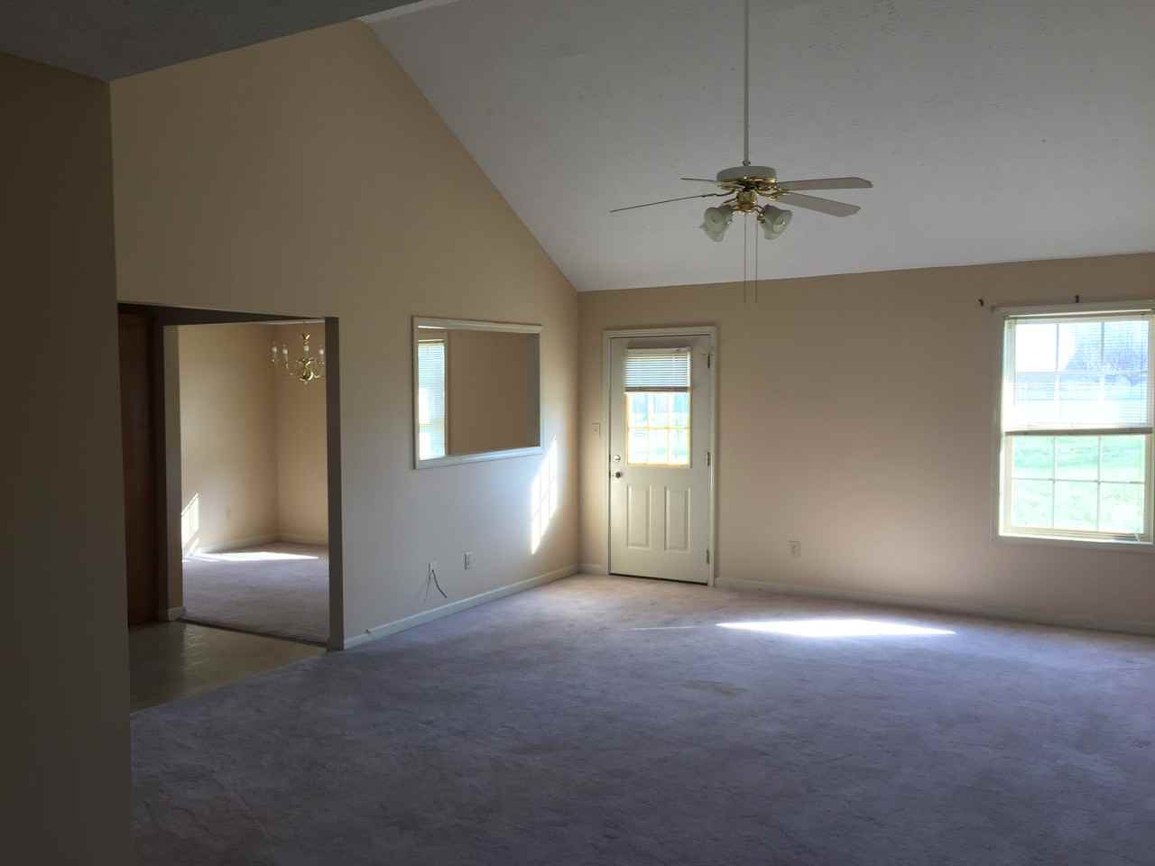 100-298 Lilly Ln - Photo 2 of 10