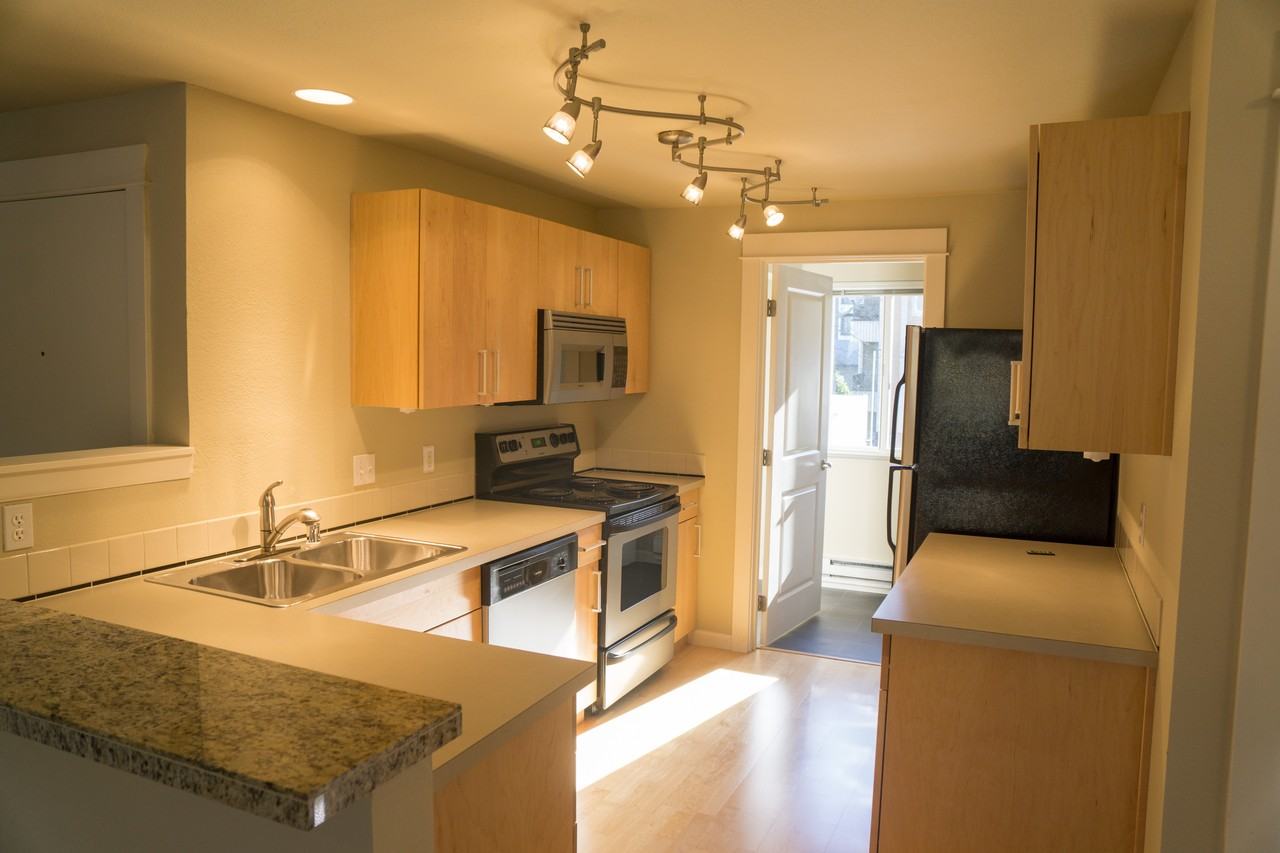 720-754 Kirkland Cir - Photo 3 of 16