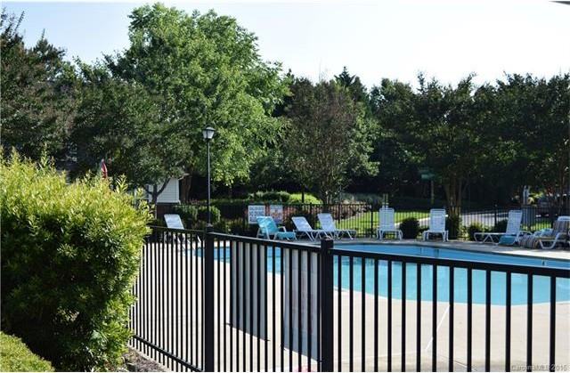 12011 Sarah Elizabeth Ln - Photo 3 of 18