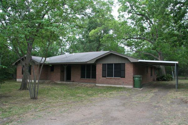 1107 E 27th St - Photo 2 of 24