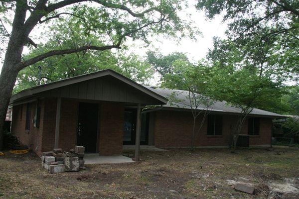 1107 E 27th St - Photo 3 of 24