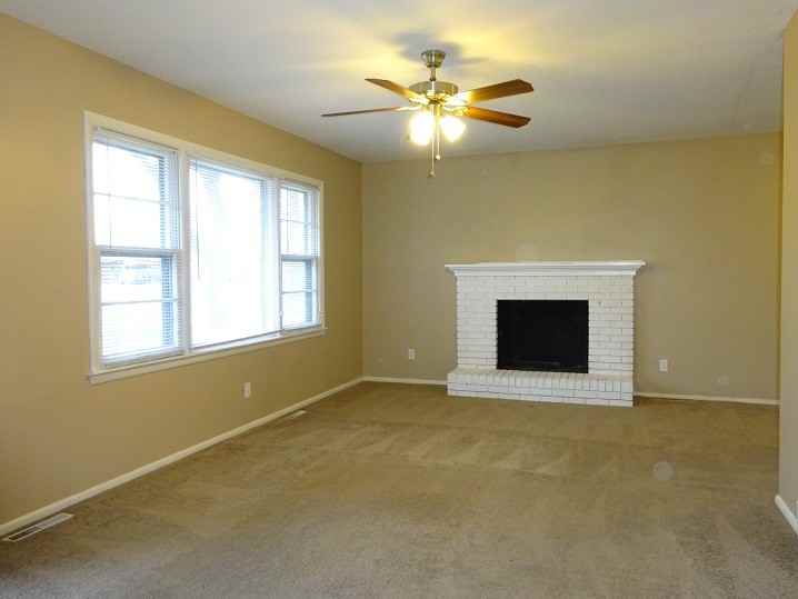 11803 Armitage Dr - Photo 3 of 22