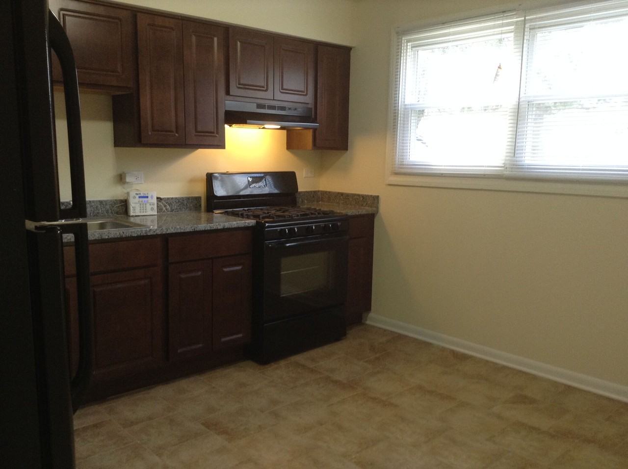 1533 Spencer Ave - Photo 3 of 15