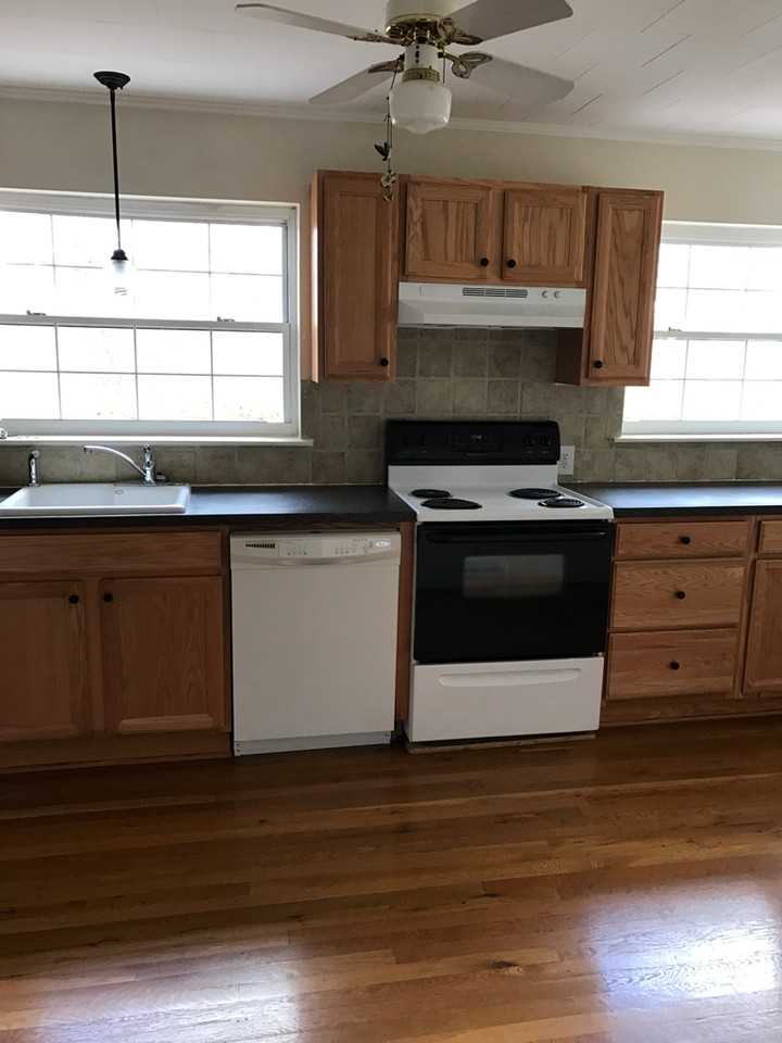 112 Hardy Street - Photo 2 of 6