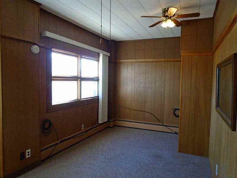 2-22 Locust Ct - Photo 3 of 13