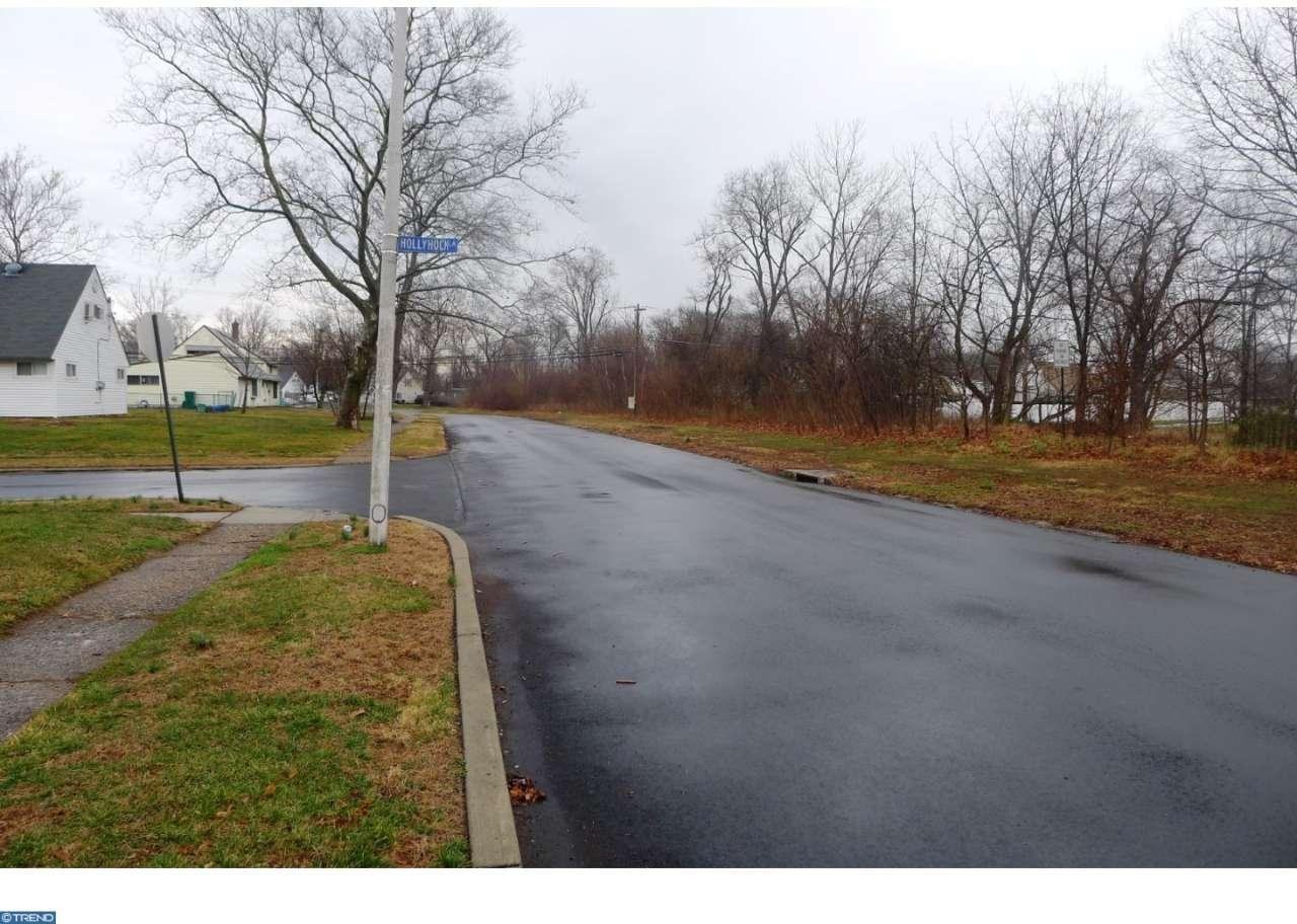 251 Holly Dr - Photo 2 of 17