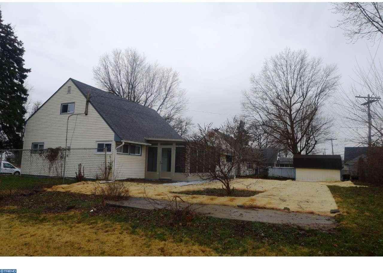 251 Holly Dr - Photo 3 of 17