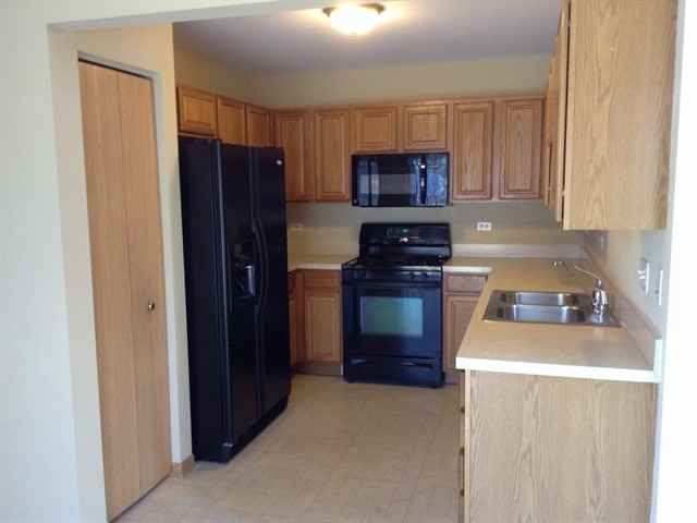 39126 N Aberdeen Ln - Photo 2 of 9