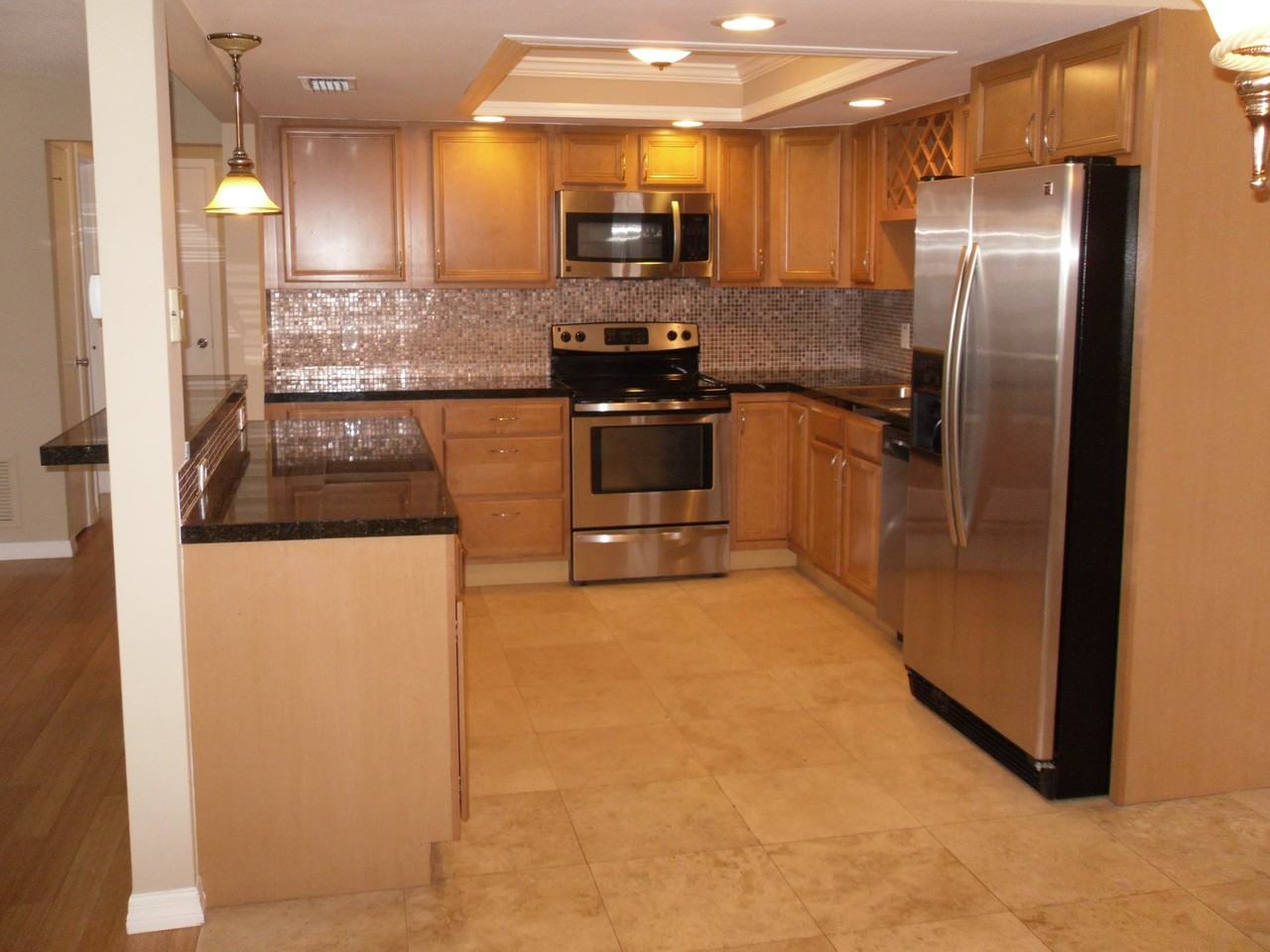 1618 Algonquin Dr - Photo 3 of 6