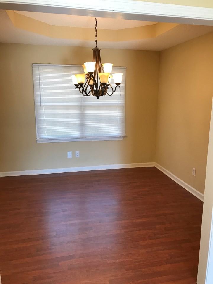 140 Pine Tree Ln - Photo 2 of 10