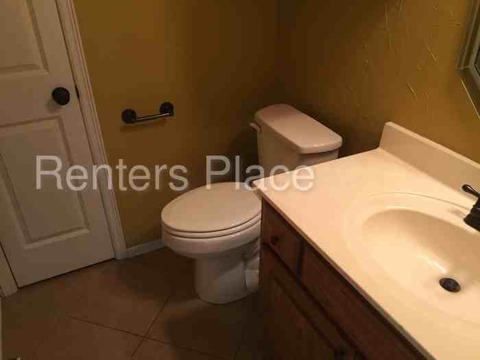 3305 N Oak Ave - Photo 2 of 16