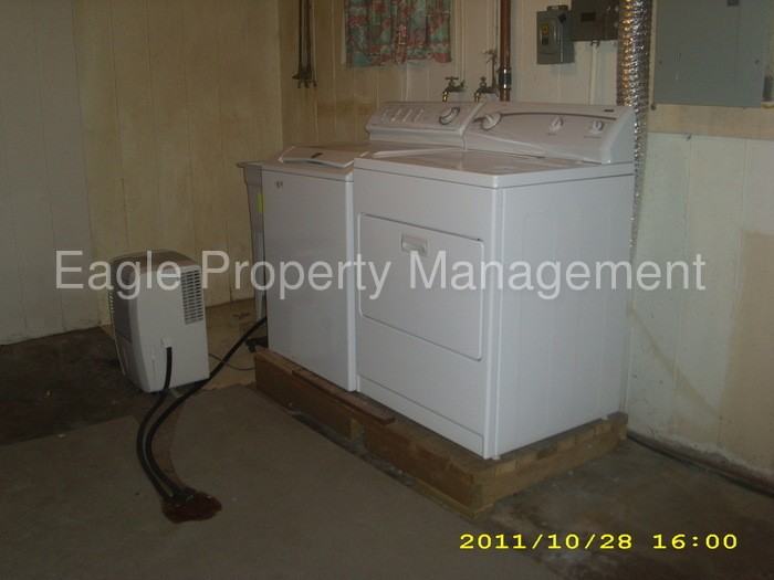 1125 Indian Creek Rd - Photo 3 of 12