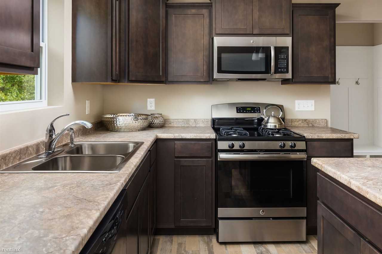 10150 Castle Creek Cir - Photo 2 of 20