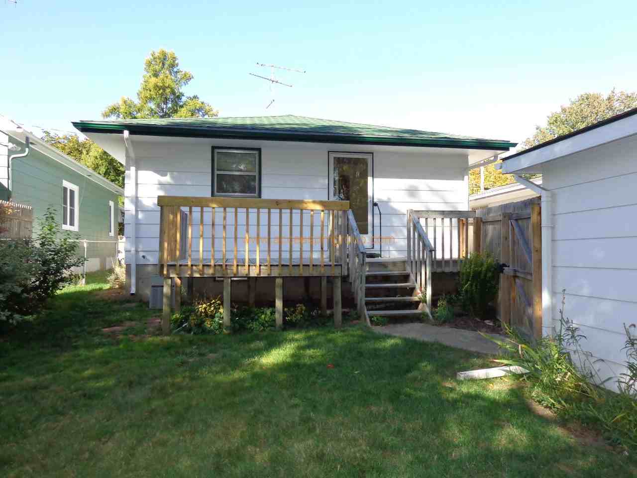 966 Calvary Ave NW - Photo 2 of 13