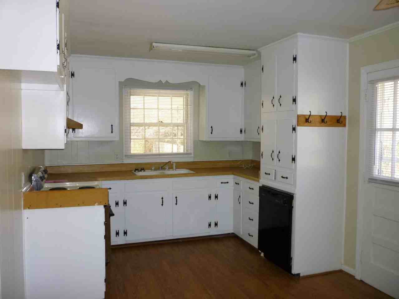 3912 Raintree Dr - Photo 3 of 6