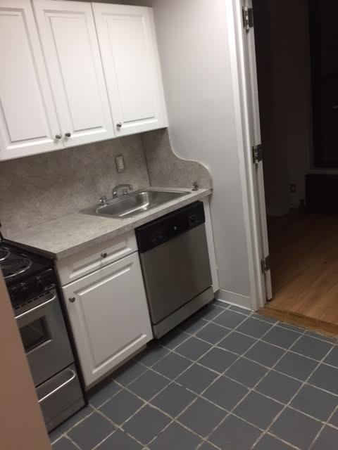 9th Ave & W 43rd St #1V