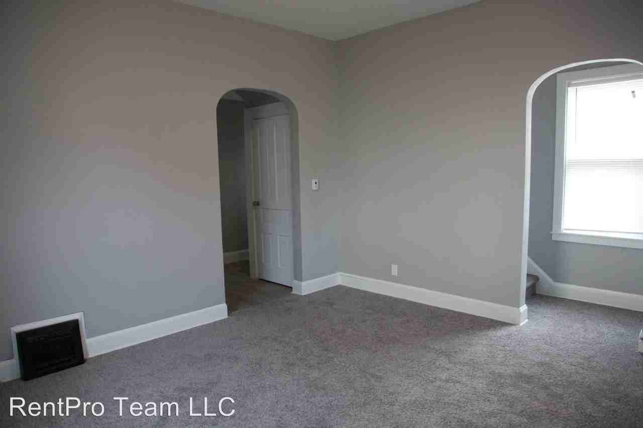 1133 38th St - Photo 3 of 13