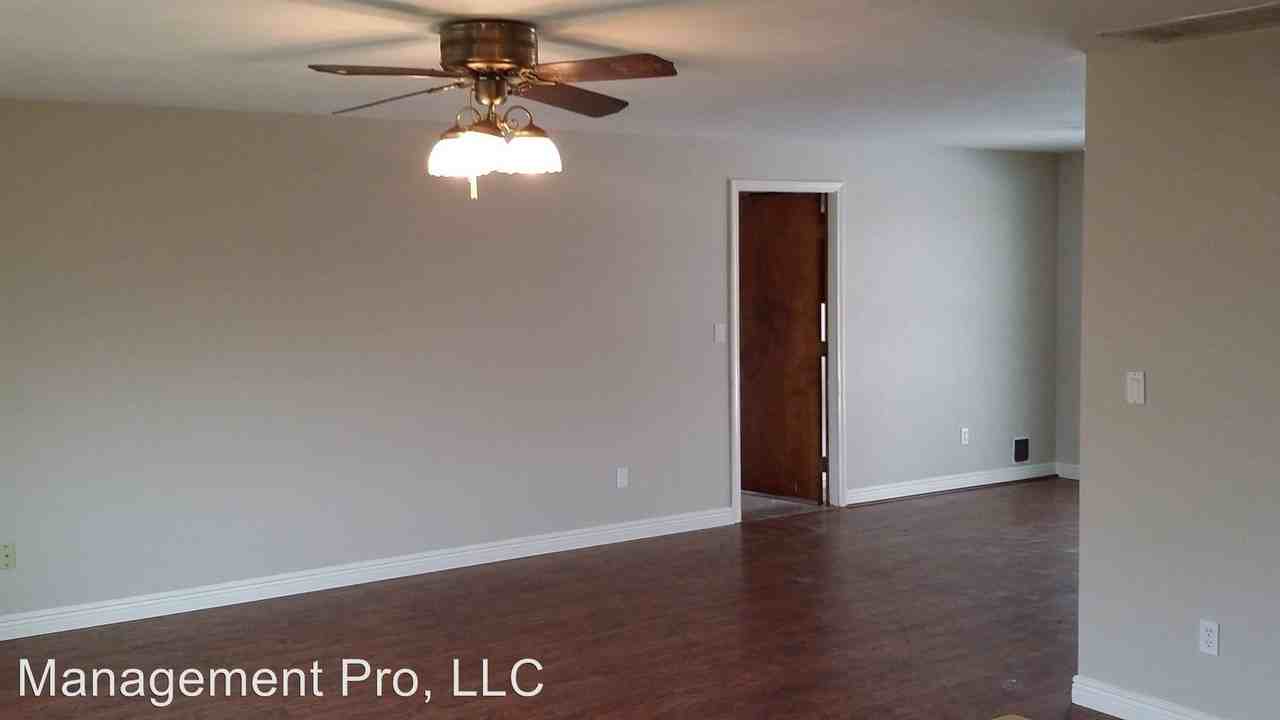 1105 W Camellia Ln - Photo 3 of 11