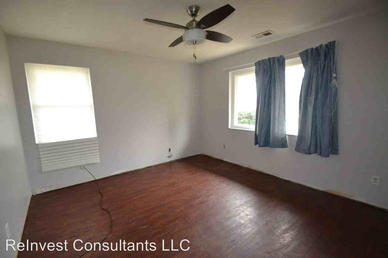 676 W North Bend Rd - Photo 3 of 20