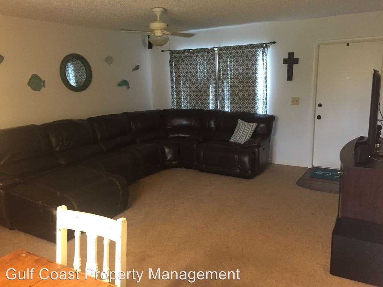 913 64th St W - Photo 3 of 10