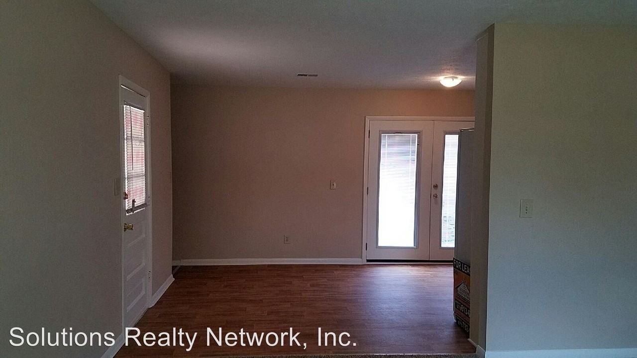 105 Holly Ave - Photo 2 of 9