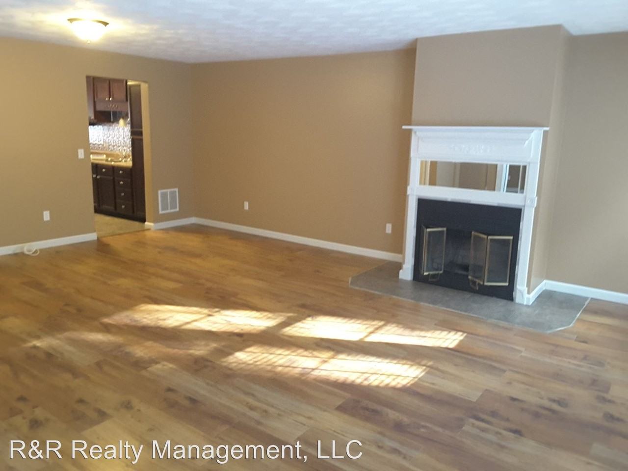 123 Laurelwood Dr - Photo 3 of 13