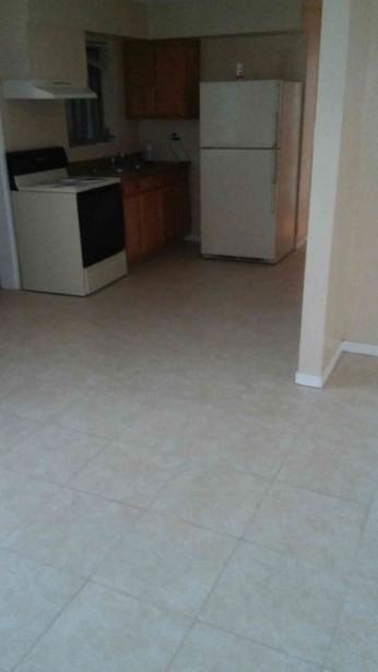 557 SW 8th St - Photo 2 of 6