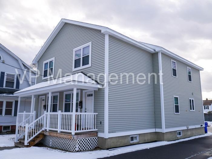 178 Middlesex St - Photo 3 of 15