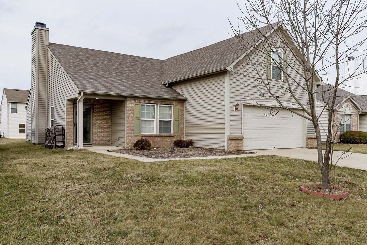 715 Bluff Creek Dr - Photo 2 of 24