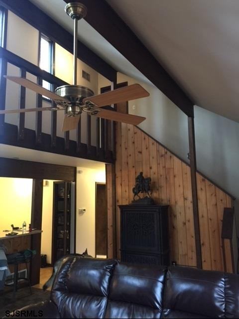 458 Clarkstown Rd - Photo 3 of 18