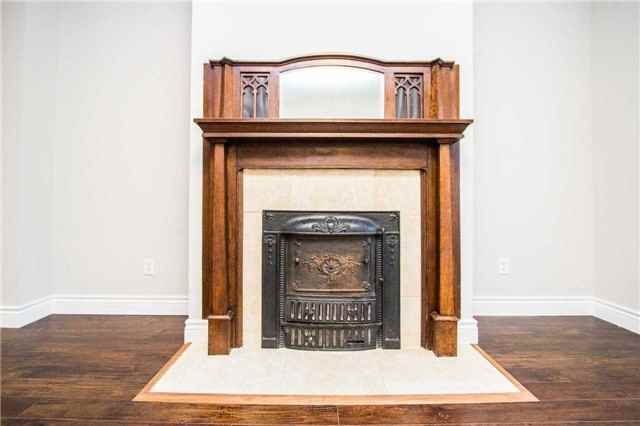 11-23 Evergreen Ave - Photo 2 of 16