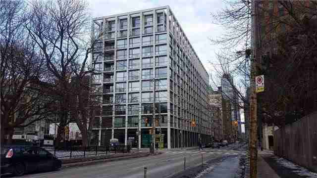 39 Brant Street #303