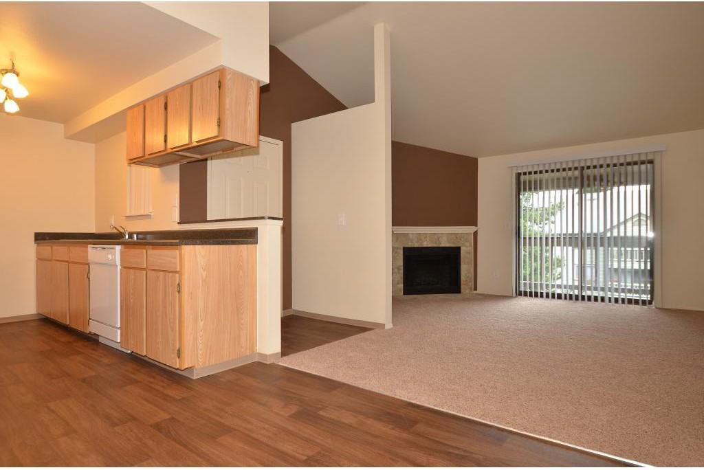 Royal Firs Apartments - Photo 3 of 15