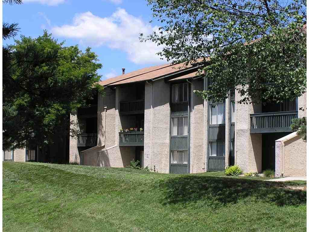 Brighton Apartments - Photo 3 of 19