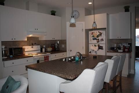 529 50 Ave SW - Photo 2 of 4