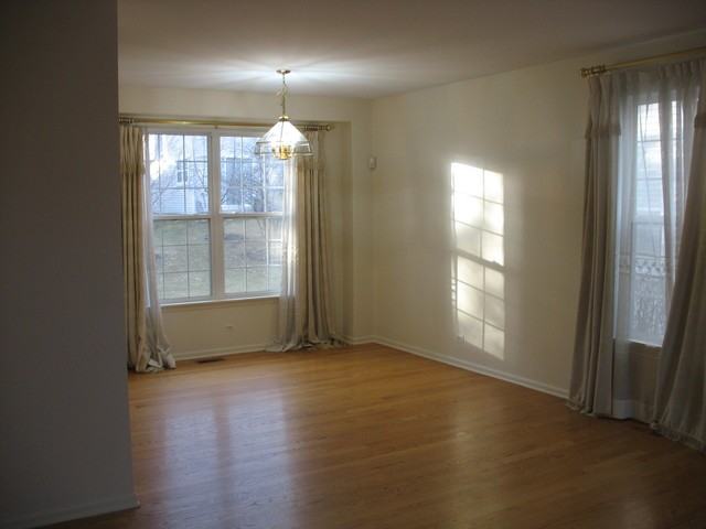 516 Savoy Ct - Photo 3 of 19