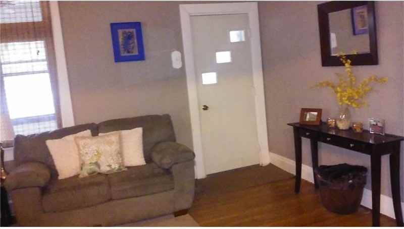 334 S Chestnut St - Photo 3 of 12