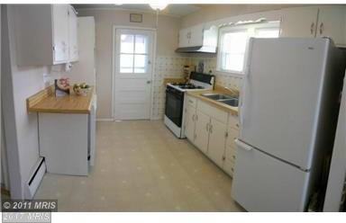 8 Circle Dr - Photo 2 of 15