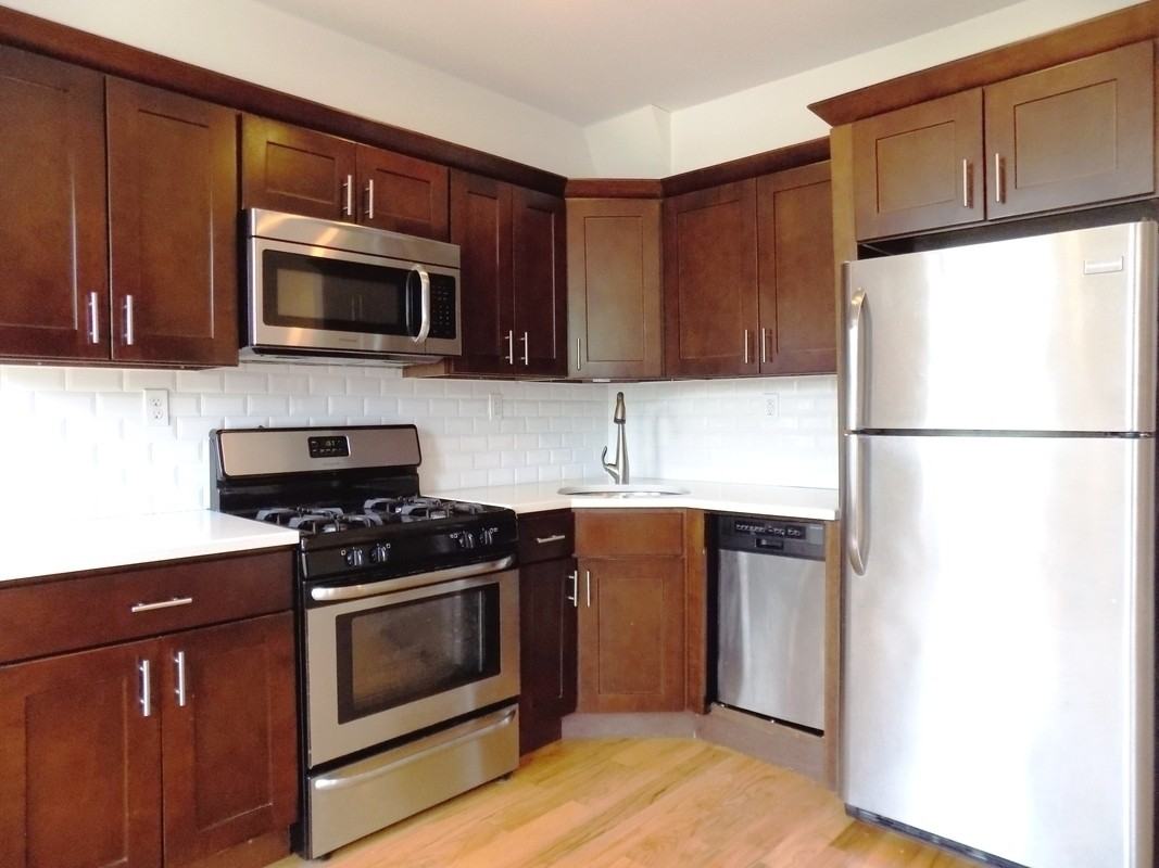 124 Bainbridge St #17H