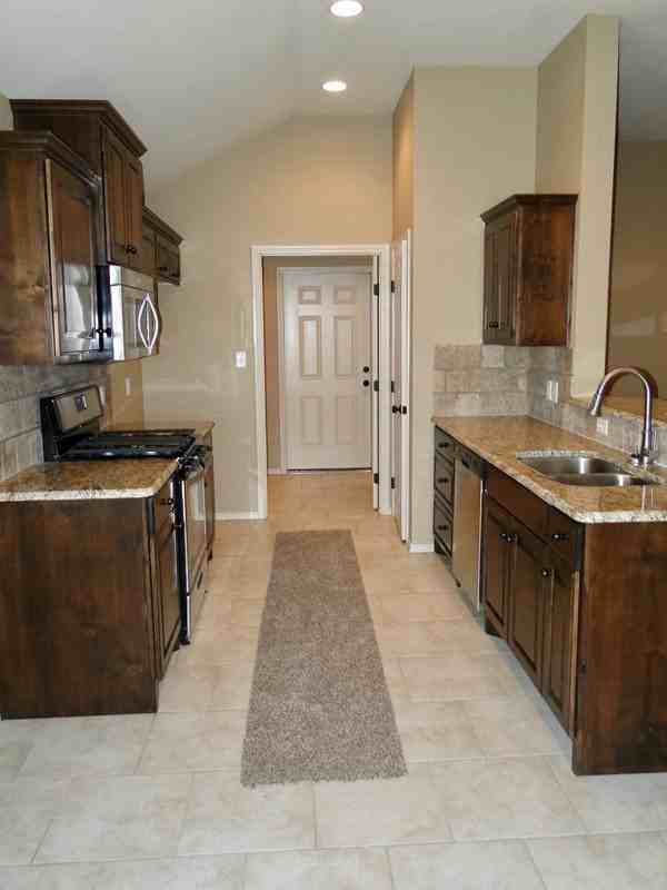 1305 E Pine Ave - Photo 3 of 17