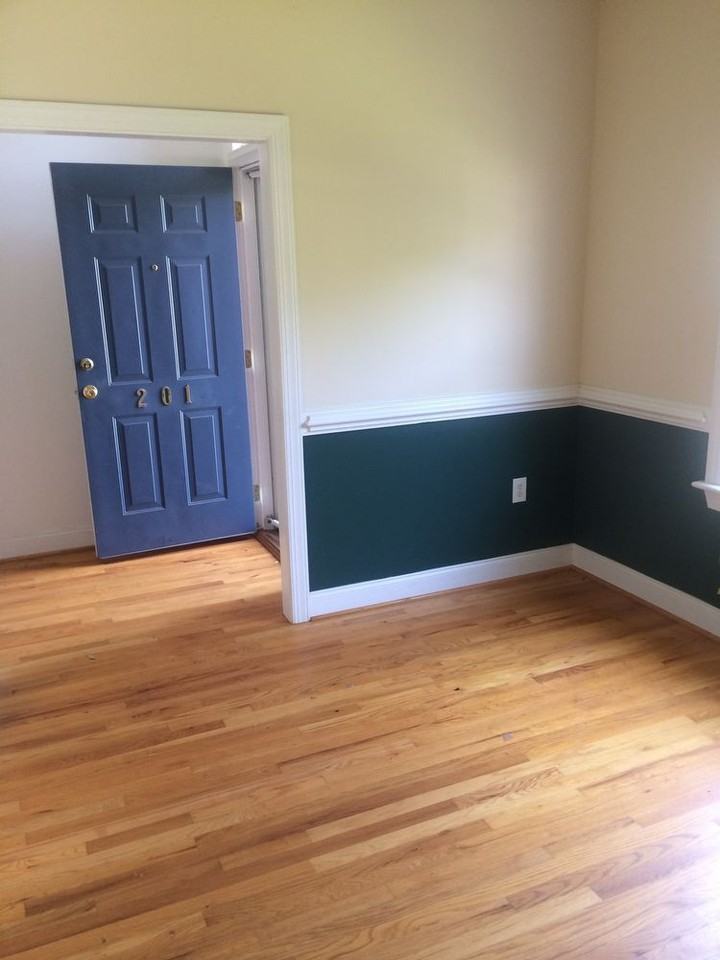 201 Hilliard Ct - Photo 3 of 14