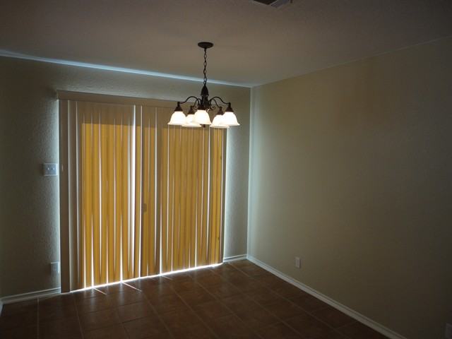 270 New Country Rd - Photo 3 of 10