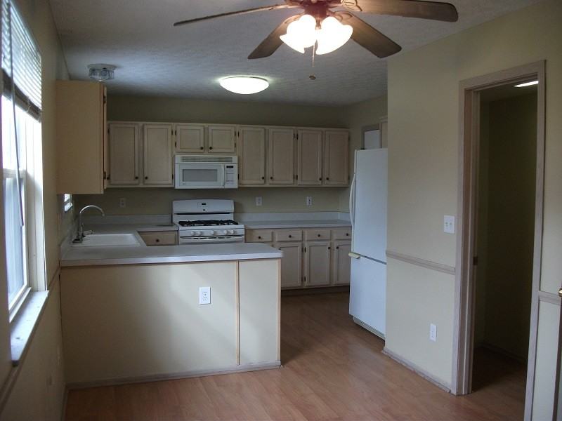 7273 Moonbay Ct - Photo 3 of 5